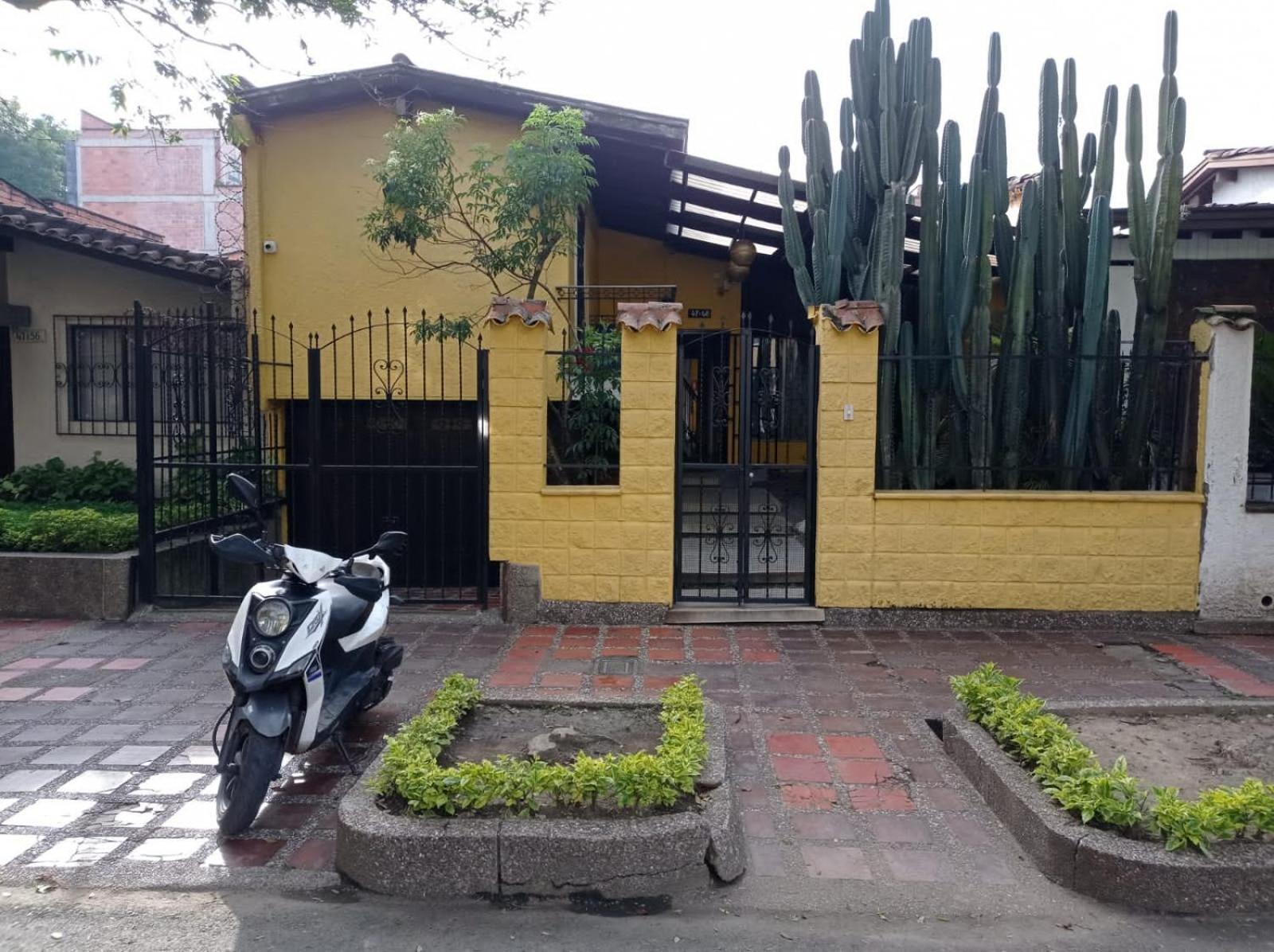 Yellow House Hostel Medellín Buitenkant foto